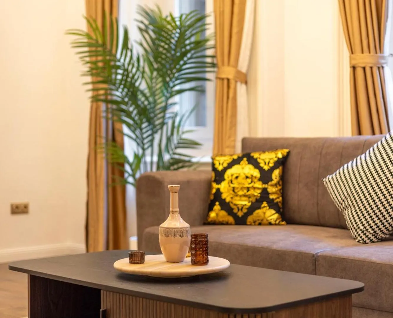 Exclusive Downtown Quentin Residence By Prestige Homes Budapest Appartamento