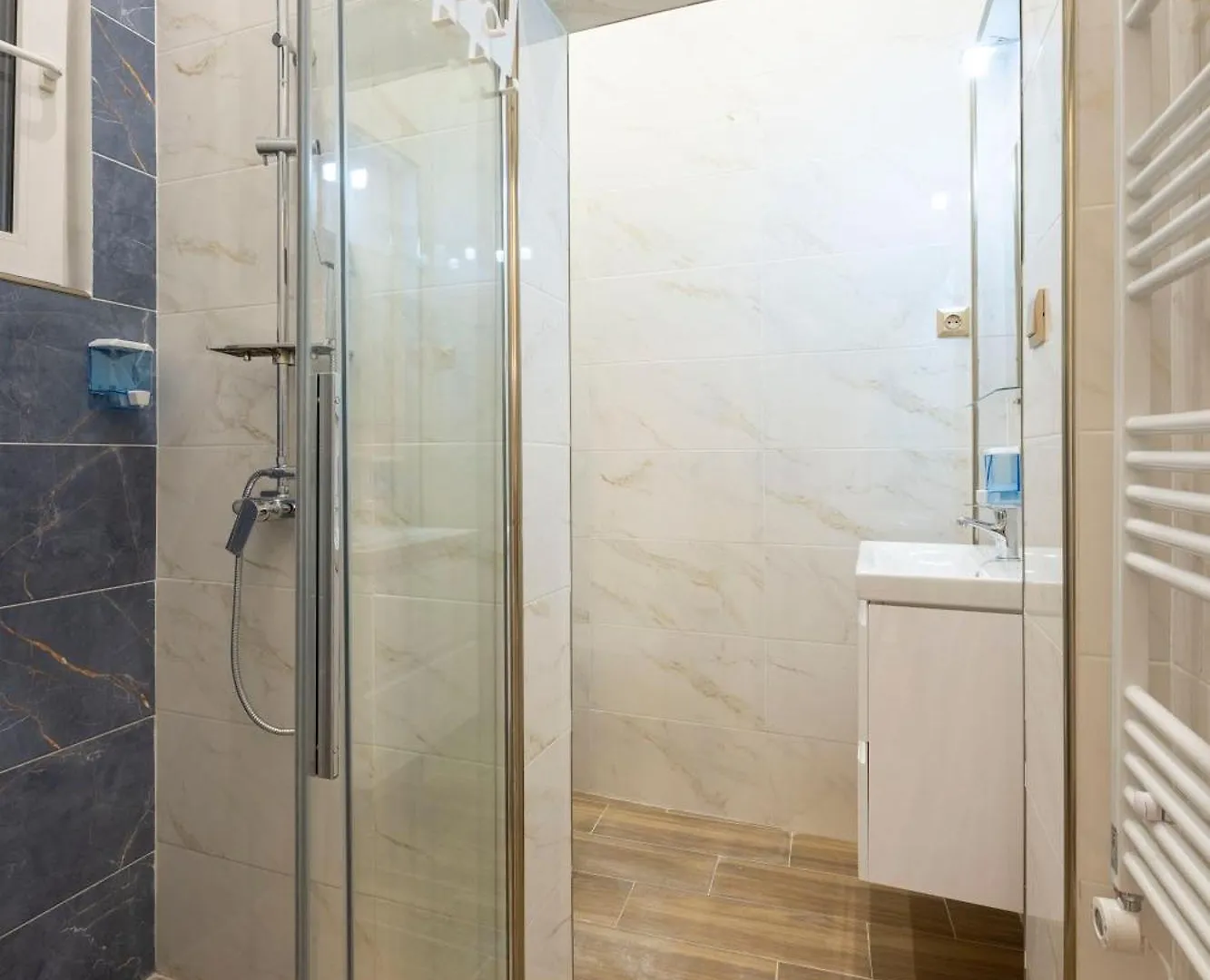 Exclusive Downtown Quentin Residence By Prestige Homes Будапешт